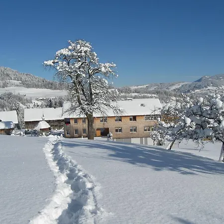 Schweizer Hof Farma Schwarzenberg im Bregenzerwald